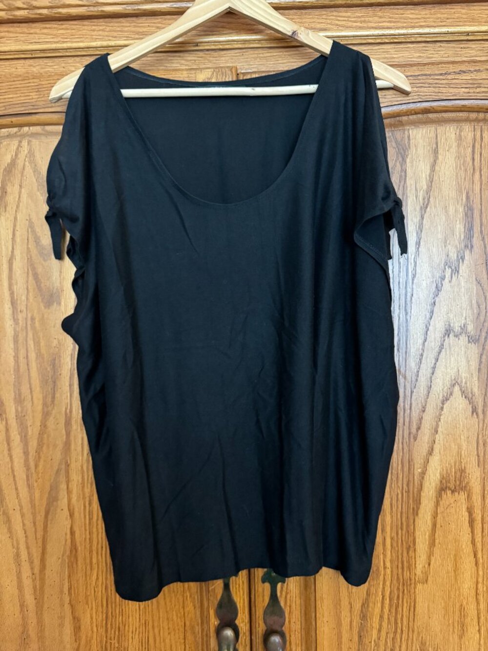 Do everything in love Black Scoop Neck Draped Women’s Top